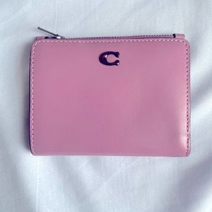 Coach Women’s billfold wallet NWOT 2023 “Violet”